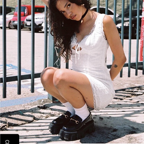 Princess Polly Merelle White Eyelet Lace Mini Dress Ladies US 2 NWOT - Picture 2 of 6